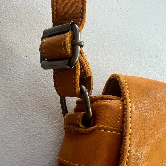 Harbour 2nd Crossbody Bag Leather Cotton Lining Magnetic Zipper Adjustable Strap - Picture 10 of 14